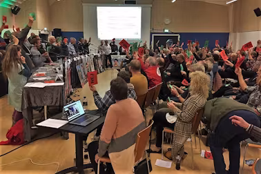 Ulvens tilstedeværelse kom til debat. På billedet ses afstemning om ulven i den danske natur.